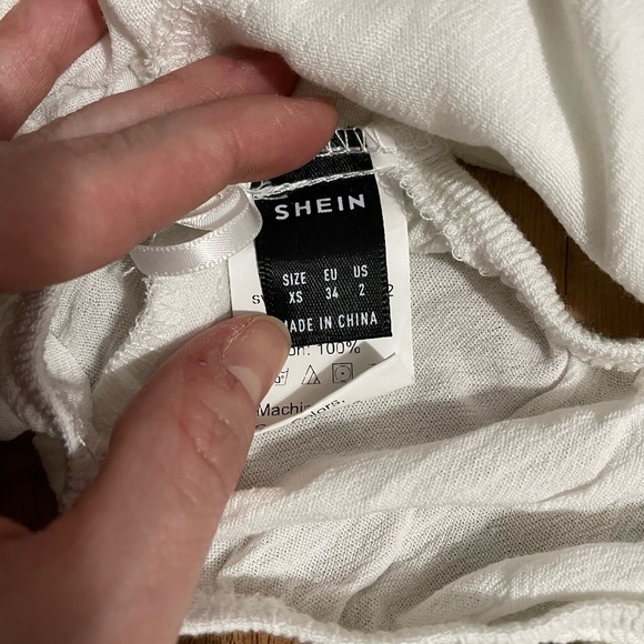 SHEIN white puff sleeved wrap crop top - Picture 9 of 13